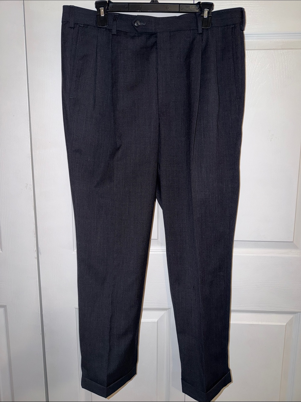 Roundtree & Yorke Men's Classic Charcoal Wool Gray Dress Pants